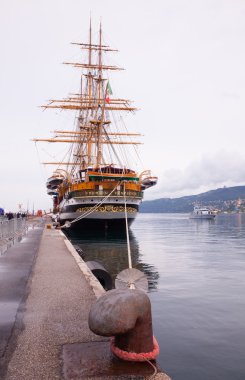 Amerigo Vespucci İtalya Deniz Kuvvetleri uzun boylu bir gemisi