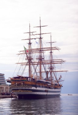 Amerigo Vespucci İtalya Deniz Kuvvetleri uzun boylu bir gemisi