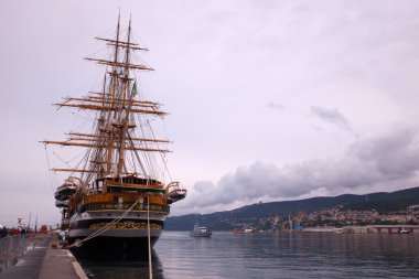 Amerigo Vespucci İtalya Deniz Kuvvetleri uzun boylu bir gemisi