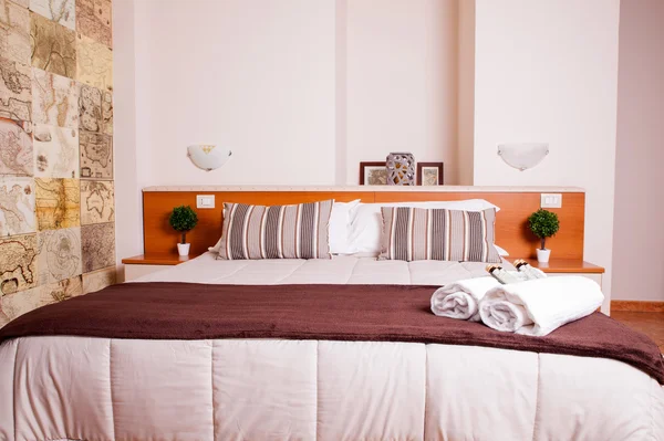 Bedroom of Ares hotel — Stock Photo, Image