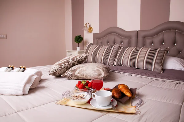 Ares hotel yatak odası — Stok fotoğraf