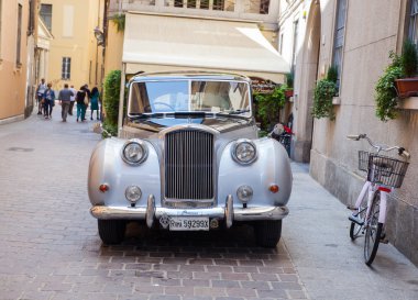 Yanındaki de Plas Prenses limuzin