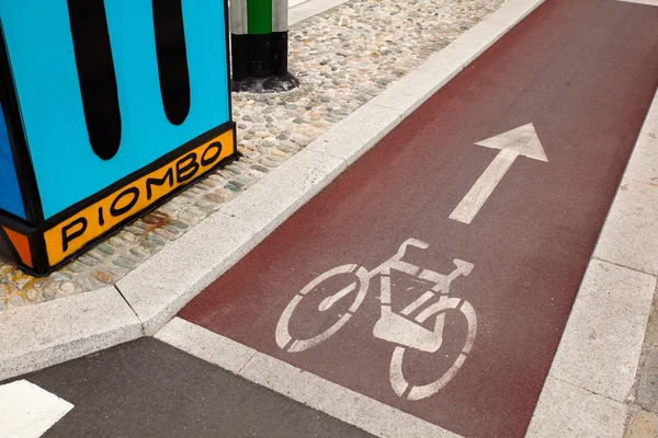 Fahrradweg in Mailand — Stockfoto