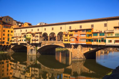 Floransa'daki Ponte Vecchio görünümünü