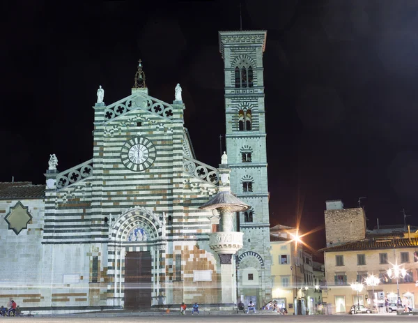 Vista notturna del Duomo di Prato — Foto Stock