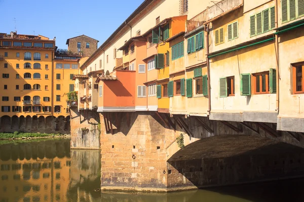 Widok z Ponte Vecchio we Florencji — Zdjęcie stockowe