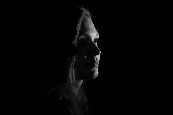 Черно Белый Портрет Итальянской Молодой Женщины Черном Фоне — стоковое фото