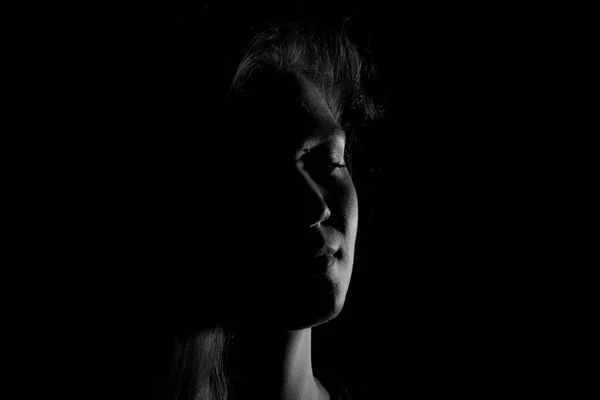 Черно Белый Портрет Итальянской Молодой Женщины Черном Фоне — стоковое фото