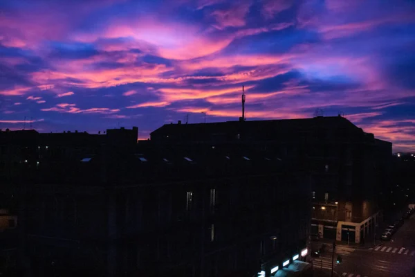 Vista Del Cielo Púrpura Milán Por Noche —  Fotos de Stock