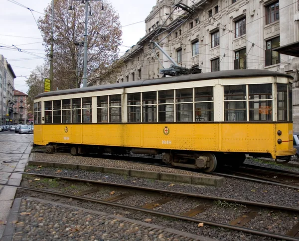 Pohled Milánskou Žlutou Tramvaj — Stock fotografie