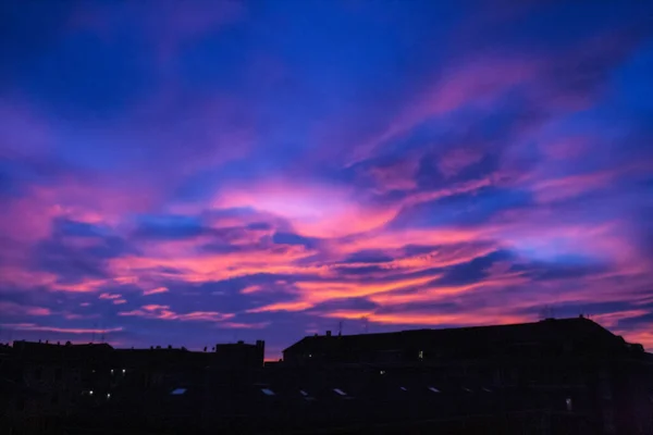 Vista Del Cielo Púrpura Milán Por Noche —  Fotos de Stock