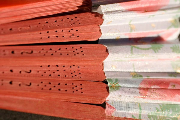 Detail Červené Dřevěné Textilní Ventilátor — Stock fotografie