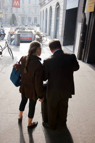 Milano Ottobre Turista Con Bagaglio Appena Arrivato Milano — Foto Stock