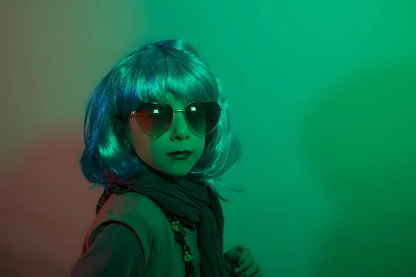 Glamour Little Girl Posing Photo Portrait While Wearing Colorful Wig — Stock Photo, Image