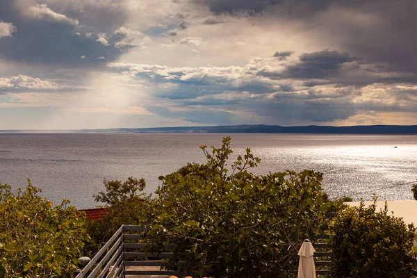 Luce Tra Nuvole Sul Mare Stara Baska Krk Croazia — Foto Stock