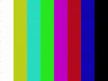 Sahte çimlerde oyun topları