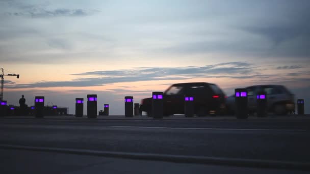 Straßenverkehr Bei Sonnenuntergang Triest — Stockvideo