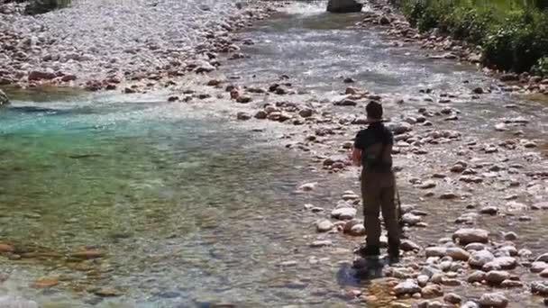 Foto Pescador Rio Soca Eslovênia — Vídeo de Stock