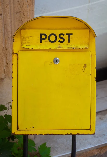 Vue Boîte Aux Lettres Jaune Typique Agrigente — Photo