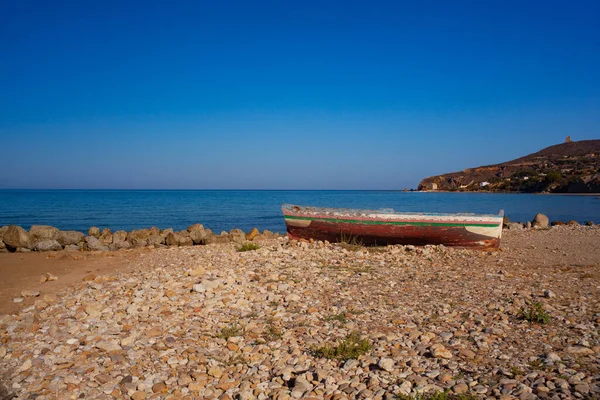 Barco Migrante Roto Varado Playa Costa Agrigento — Foto de Stock
