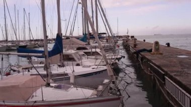 Trieste pier Park Yelkenliler