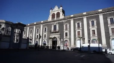 CATANIA, İTALYA - 01 Ocak 2017 'de Palazzo Tezzano ve Stesicoro Meydanı' nın manzarası