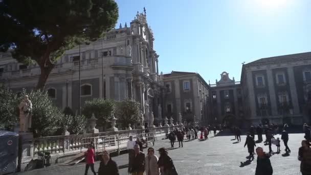 Catania イタリア ドゥオモ カタニアと呼ばれるカターニア大聖堂の眺めは 1月に聖アガサに捧げローマカトリック大聖堂です01 2017 — ストック動画