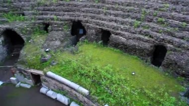 CATANIA, İTALYA - 01 Ocak 2017 'de Stesicoro Meydanı' ndaki Roma amfitiyatrosunun kalıntıları