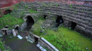 CATANIA, İTALYA - 01 Ocak 2017 'de Stesicoro Meydanı' ndaki Roma amfitiyatrosunun kalıntıları
