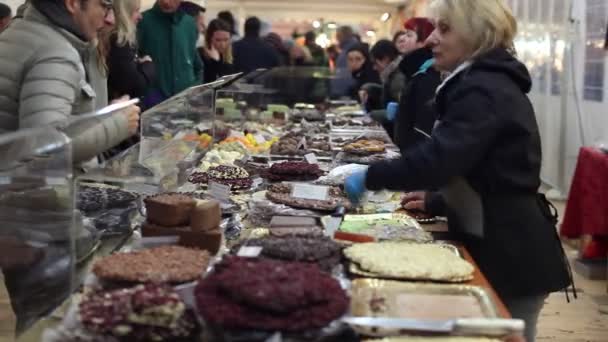 Trieste Italia Novembre Torte Cioccolato Vendita Sul Mercato Novembre 2016 — Video Stock