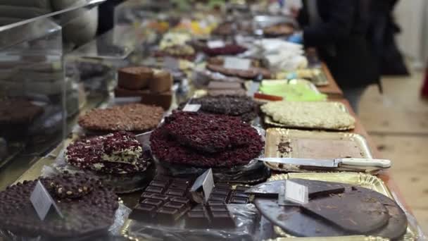 Trieste Olaszország November Csokoládétortát Árulnak Piacon 2016 November — Stock videók