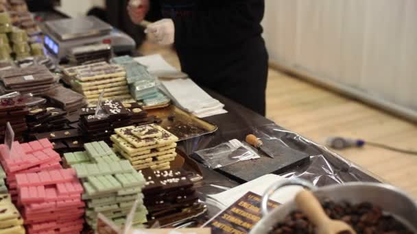Trieste Italy Νοεμβριοσ Σοκολάτα Μέσα Κουβά Σιδήρου Έκθεση Σοκολάτας Στις — Αρχείο Βίντεο