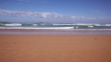 Cantabrian denizindeki dalgaların görüntüsü