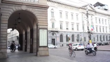 MİLAN, İTALYA - EYLÜL 06: 06: 00 Piazza della Scala Meydanı 6 Eylül 2015