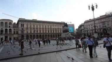 MILAN, İtalya - EPTEMBER, 06 Eylül 2015 'te Duomo Meydanı' ndaki Katedral manzarası