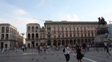 MILAN, İtalya - EPTEMBER, 06 Eylül 2015 'te Duomo Meydanı' ndaki Katedral manzarası