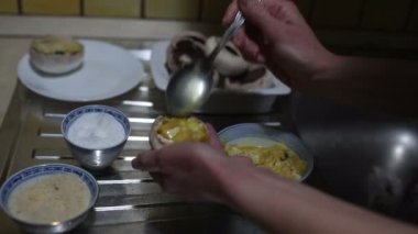 Lezzetli doldurulmuş mantar hazırlama