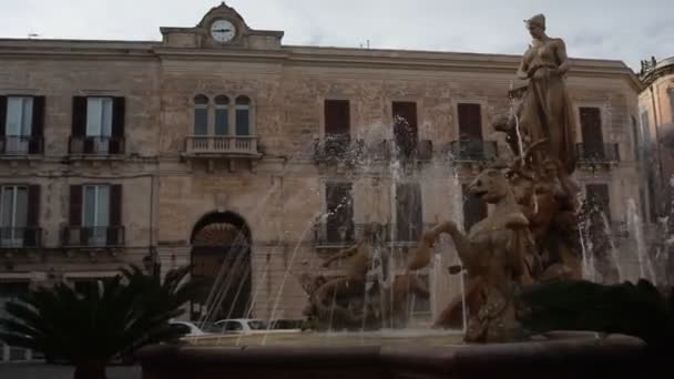 Siracusa Itálie Prosinec Kašna Náměstí Archimedes Syracuse Uprostřed Kašny Velkolepá — Stock video