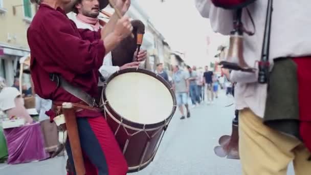 Palmanova Italy Σεπτεμβριοσ Ιστορικοί Τυμπανιστές Ντυμένοι Αρχαία Ρούχα Κατά Διάρκεια — Αρχείο Βίντεο