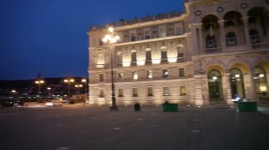 İtalya, Trieste 'de gün batımında Piazza Unit' in görüntüsü