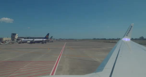 Port Lotniczy Katania Włochy Kwiecień Widok Samolotu Ryanair Samolot Ląduje — Wideo stockowe