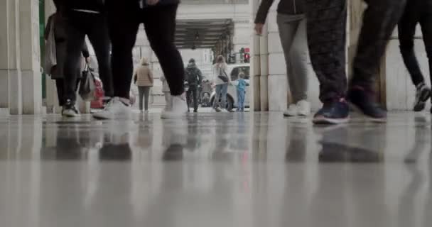 Triest Włochy Grudzień Pedestrians Walking City Pavement Grudnia 2020 — Wideo stockowe