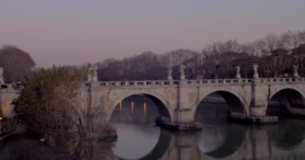 มมองของสะพาน Aelian Pons Aelius ในอ ตาล ยกว Ponte Sant Angelo — วีดีโอสต็อก