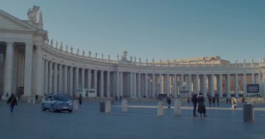 Roma, İtalya - Ocak, 08: 00: 00 St. Peter Meydanı sütunları 08: 20