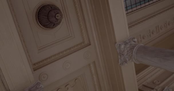 意大利米兰 2009年4月9日 意大利米兰中央车站曾作为王室私人候车室的萨拉 雷亚尔酒店装饰天花板景观 — 图库视频影像