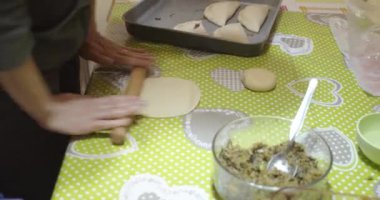 Panzerotti 'nin ev yapımı hazırlıklarına da bakınız.