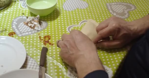 Widok Pyszne Włoskie Uliczne Jedzenie Panzerotti Zwany Również Calzone Proces — Wideo stockowe