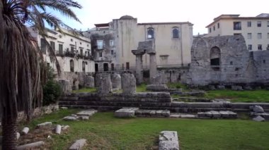 Apollo tapınağı İtalya 'nın Sicilya, Syracuse kentindeki Piazza Pancali' nin önündeki Ortygia 'daki en önemli antik Yunan anıtlarından biridir..