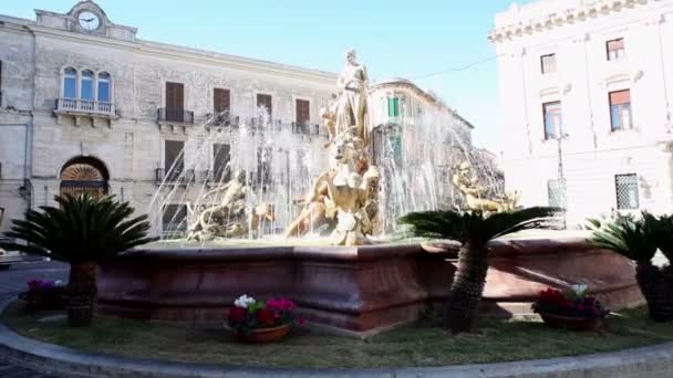 Siracusa Italië December Fontein Vierkante Archimedes Syracuse Het Midden Van — Stockvideo