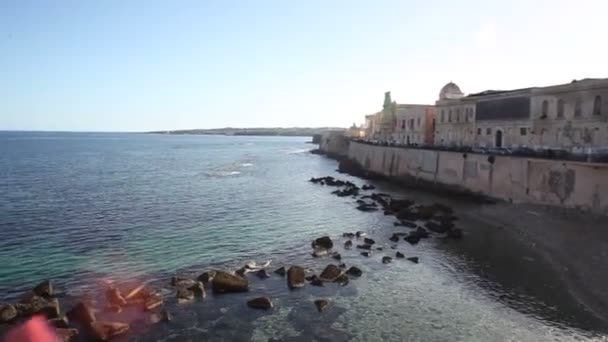 Ακτή Του Νησιού Ortigia Ιστορική Πόλη Siracusa Ιταλία — Αρχείο Βίντεο